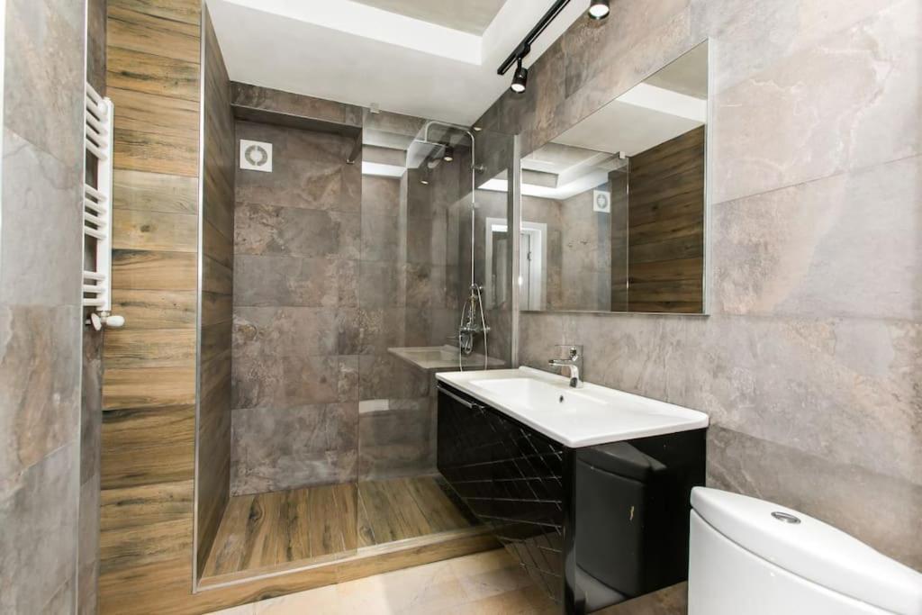 Lev Tolstoi Studio Apartamento Chisináu Exterior foto